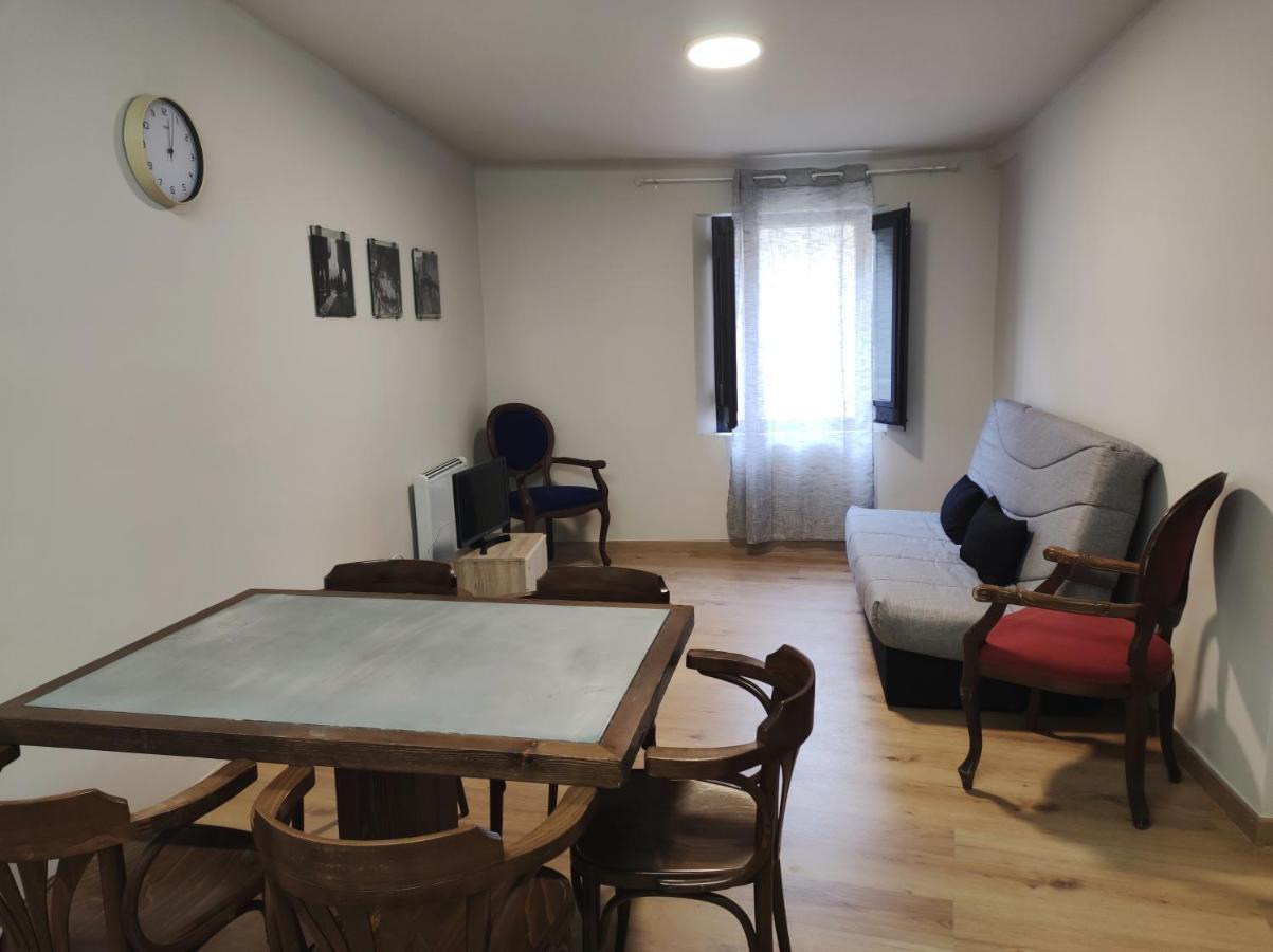Apt 1 Acollidor Al Centre Historic De Vic Aptgarbi Eksteriør billede